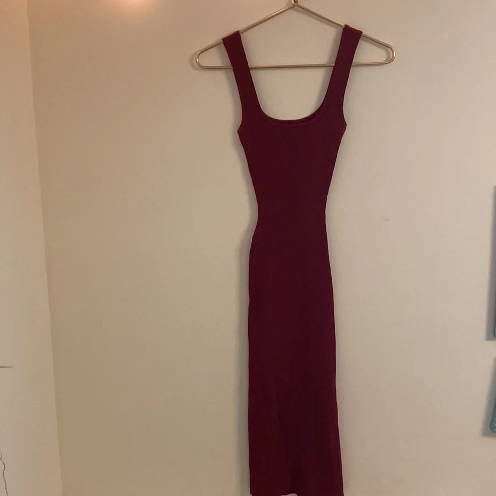 Red Dress - Picture 6 of 6